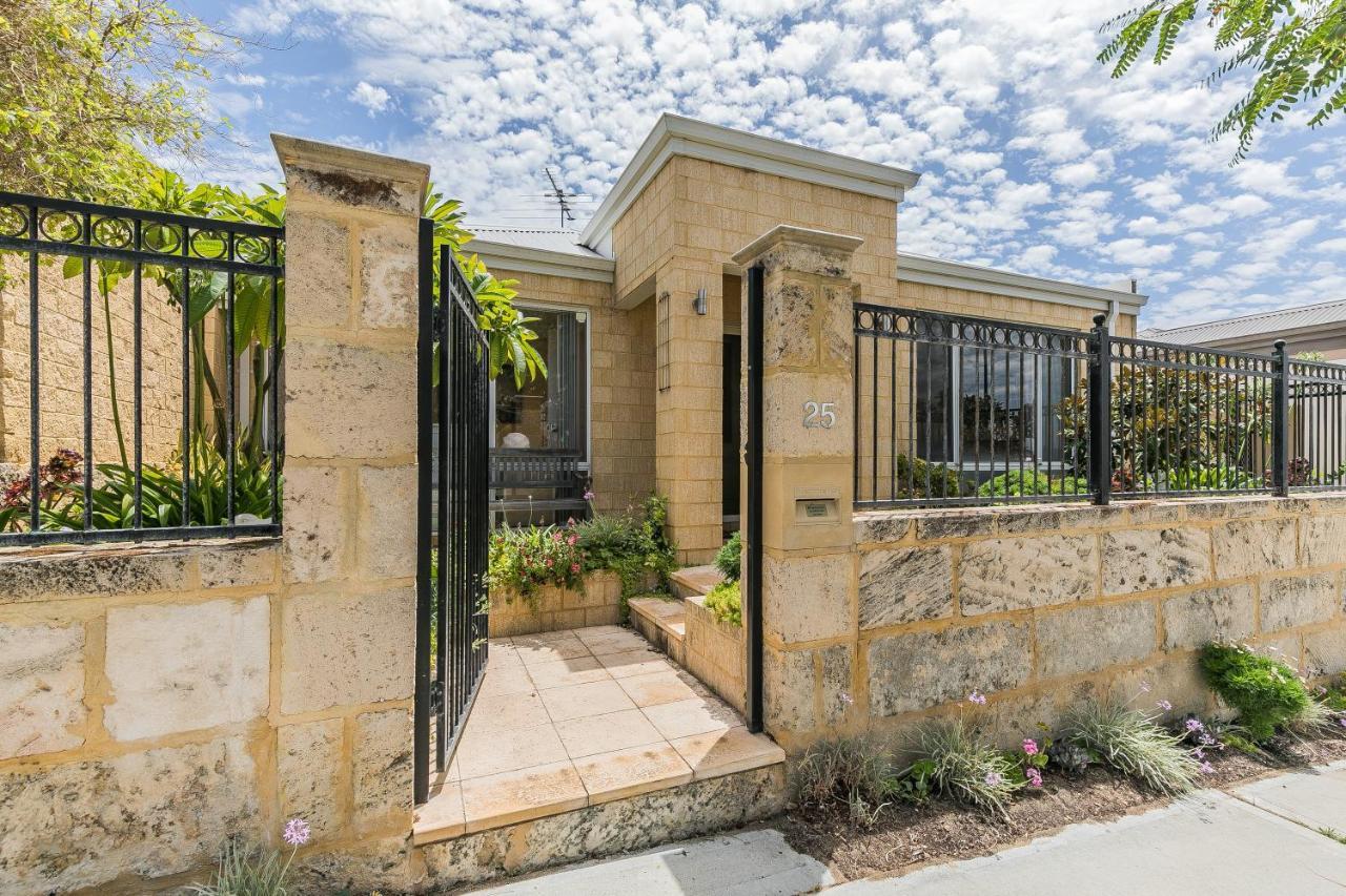 Ocean Keys Cottage - Free Wifi Mindarie Exterior photo